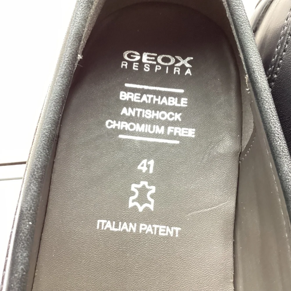 Geox Fast 3 Bit Loafer (Big Kid) 7US / 41EU